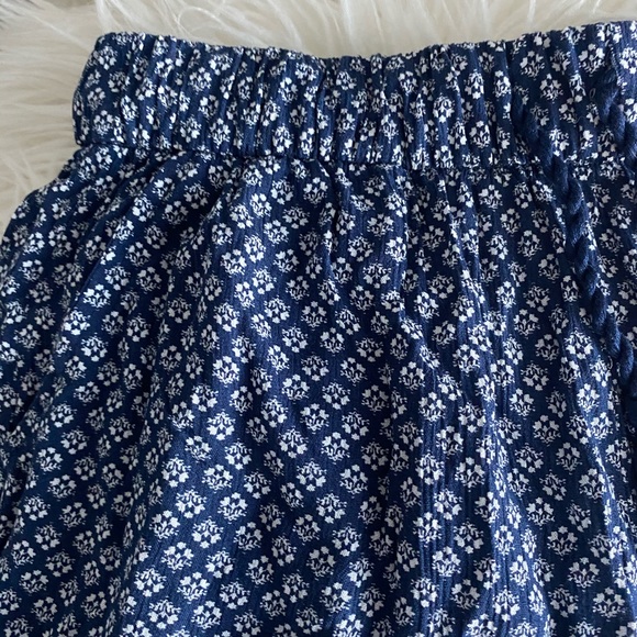 H&M SHORTS - Picture 2 of 2